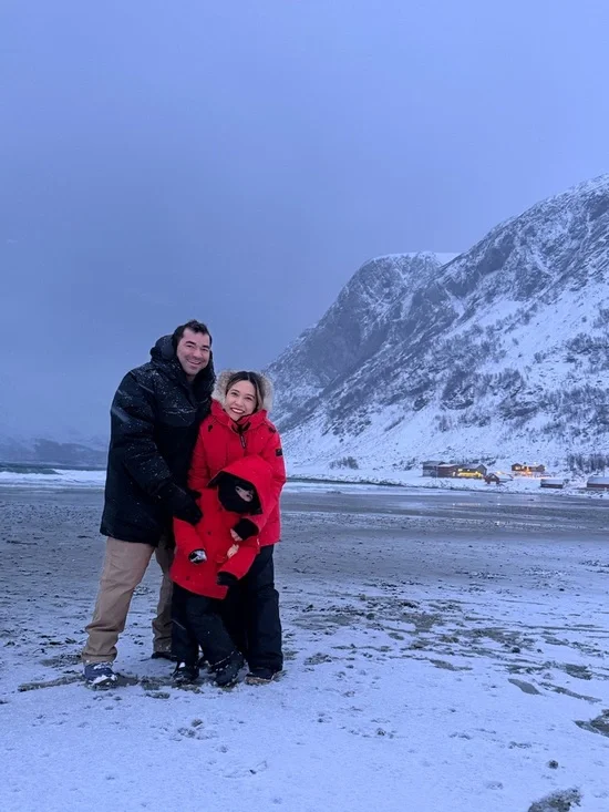 Canada Goose Women's Expedition Red Hooded Puffer Coat - Picture 7 of 9